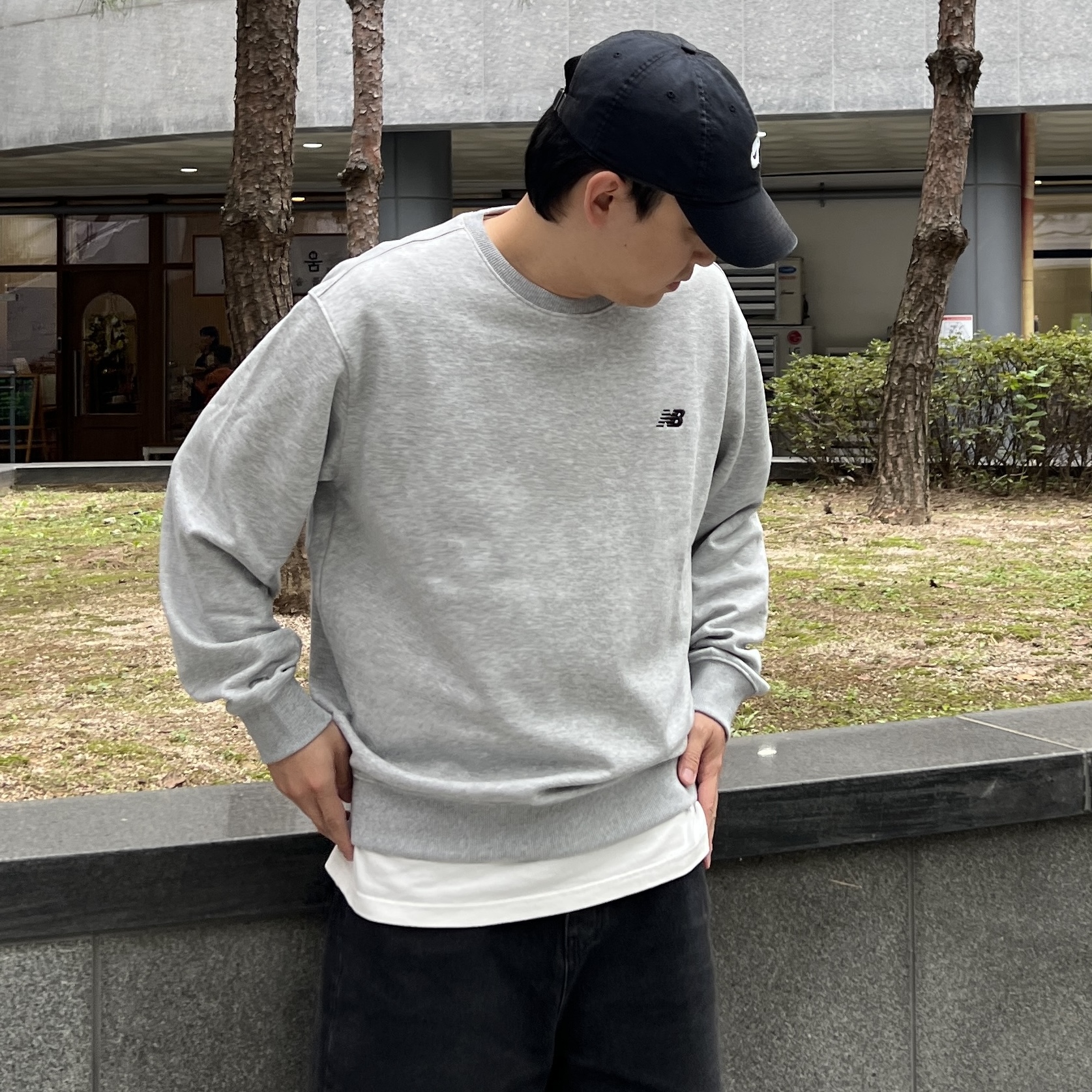뉴발란스 맨투맨 기모 에센셜 클래식 긴팔 - 상세 이미지 3