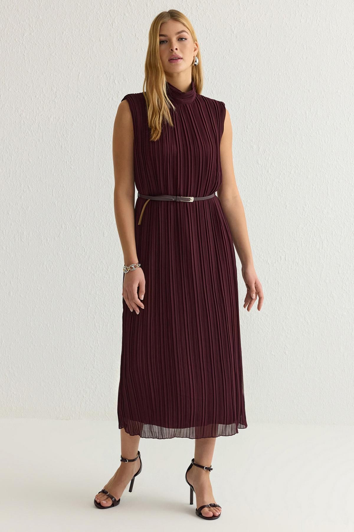 트렌디올 플리츠 벨트 쉬폰 버건디 미디 원피스 9122164 BURDEOS - 상세 이미지 3