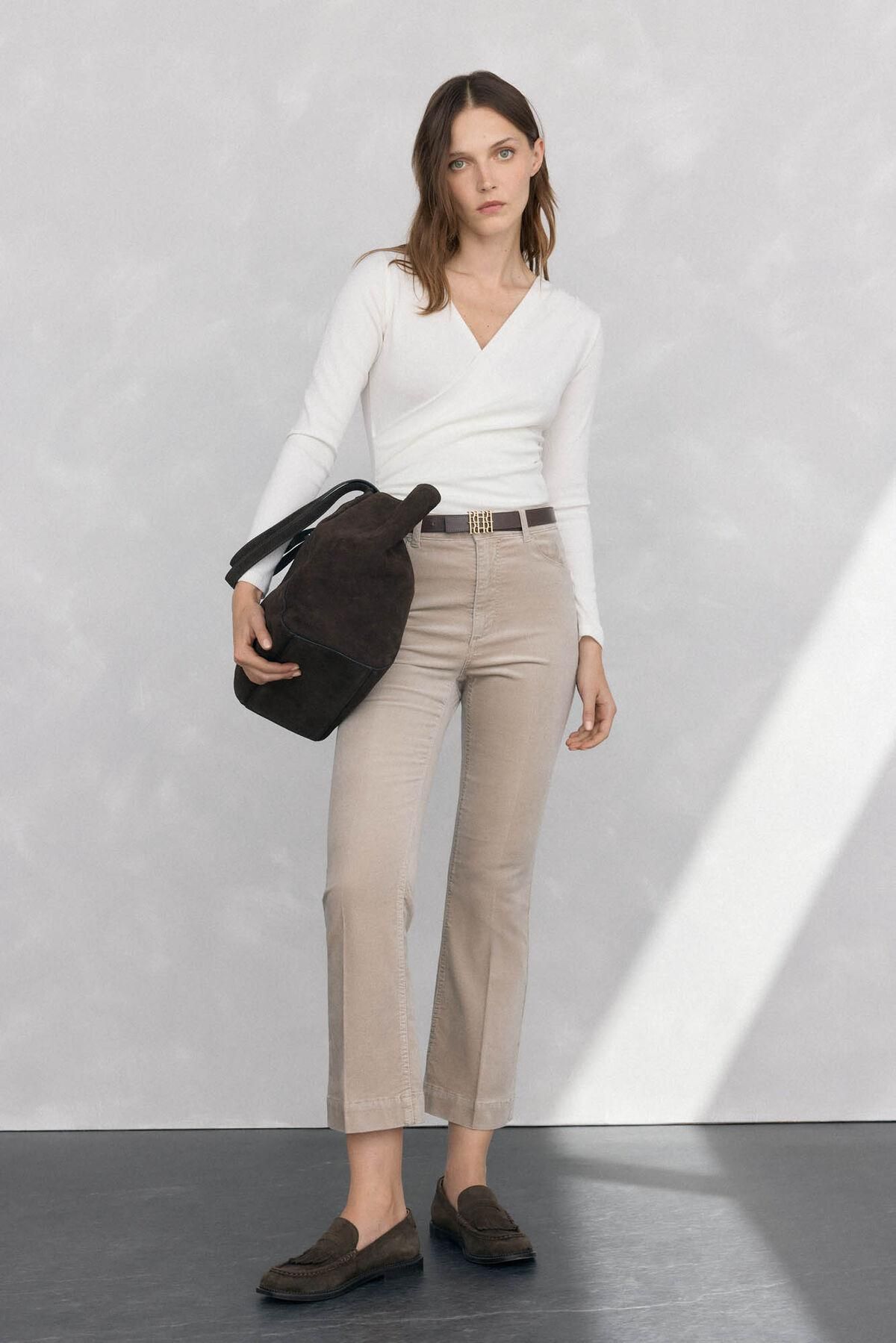 페드로 델 이에로 트렌디 벨벳 플레어 크롭 팬츠 7602522 BEIGE - 상세 이미지 2