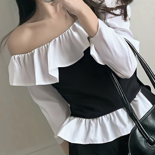 (YY) 사랑스러운 오프숄더 블라우스 러플 셔링 데이트룩 여성스러운 러블리 캐주얼 데일리룩 - 상세 이미지 2
