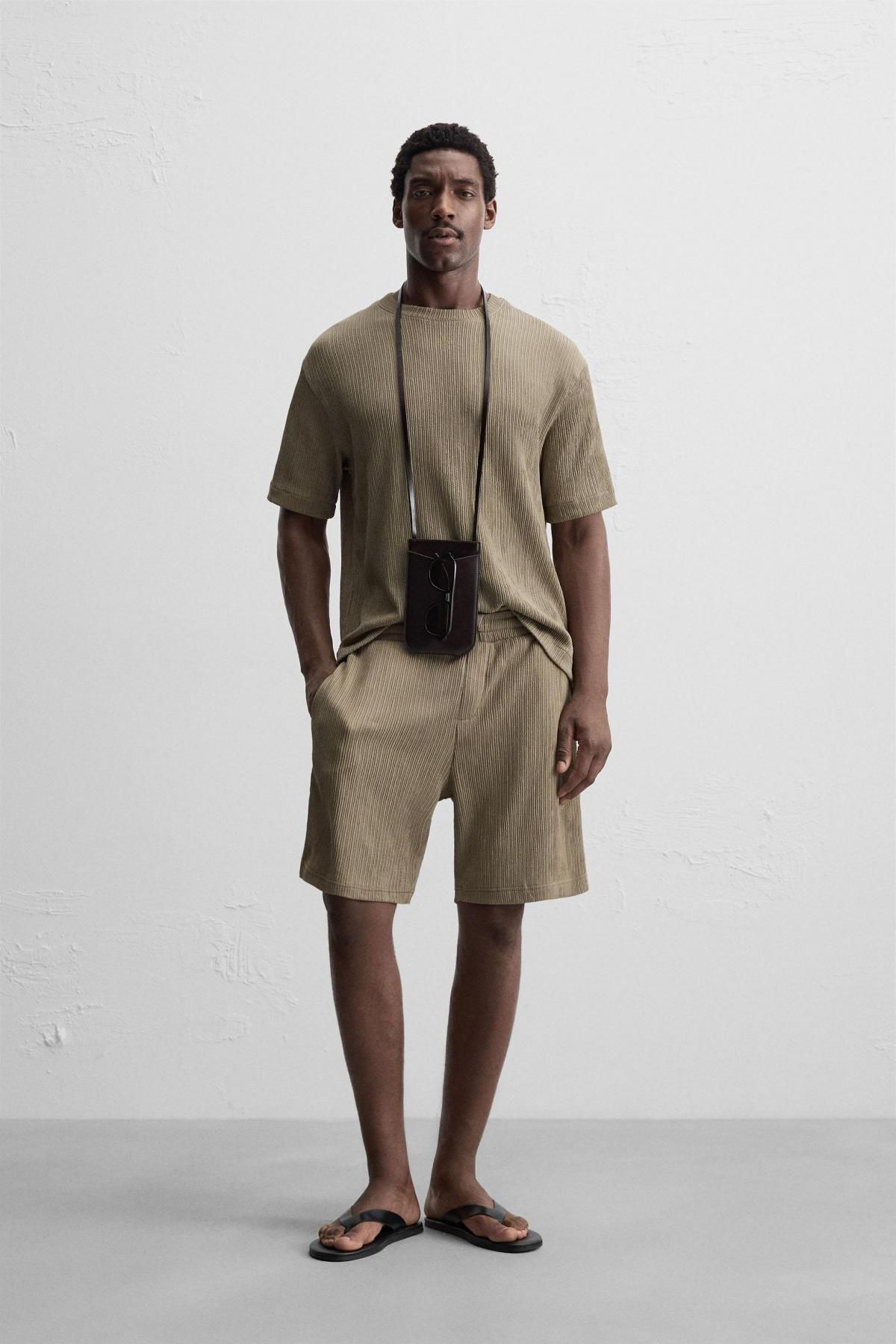 자라 미니멀 텍스처 반팔 티셔츠 4087/330 BROWN / TAUPE - 상세 이미지 2