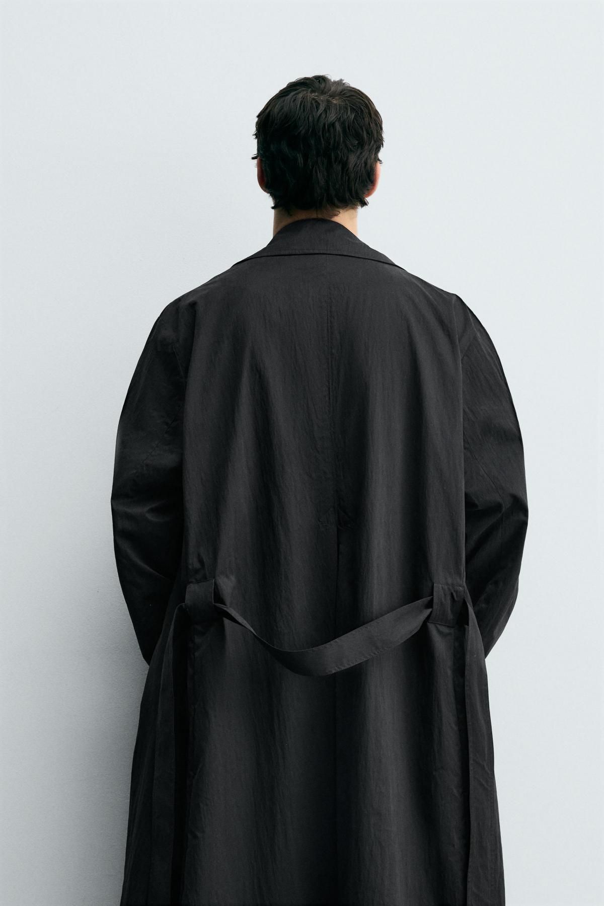 자라 오버사이즈 테크니컬 링클 블랙 트렌치코트 7380/422 BLACK - 상세 이미지 4