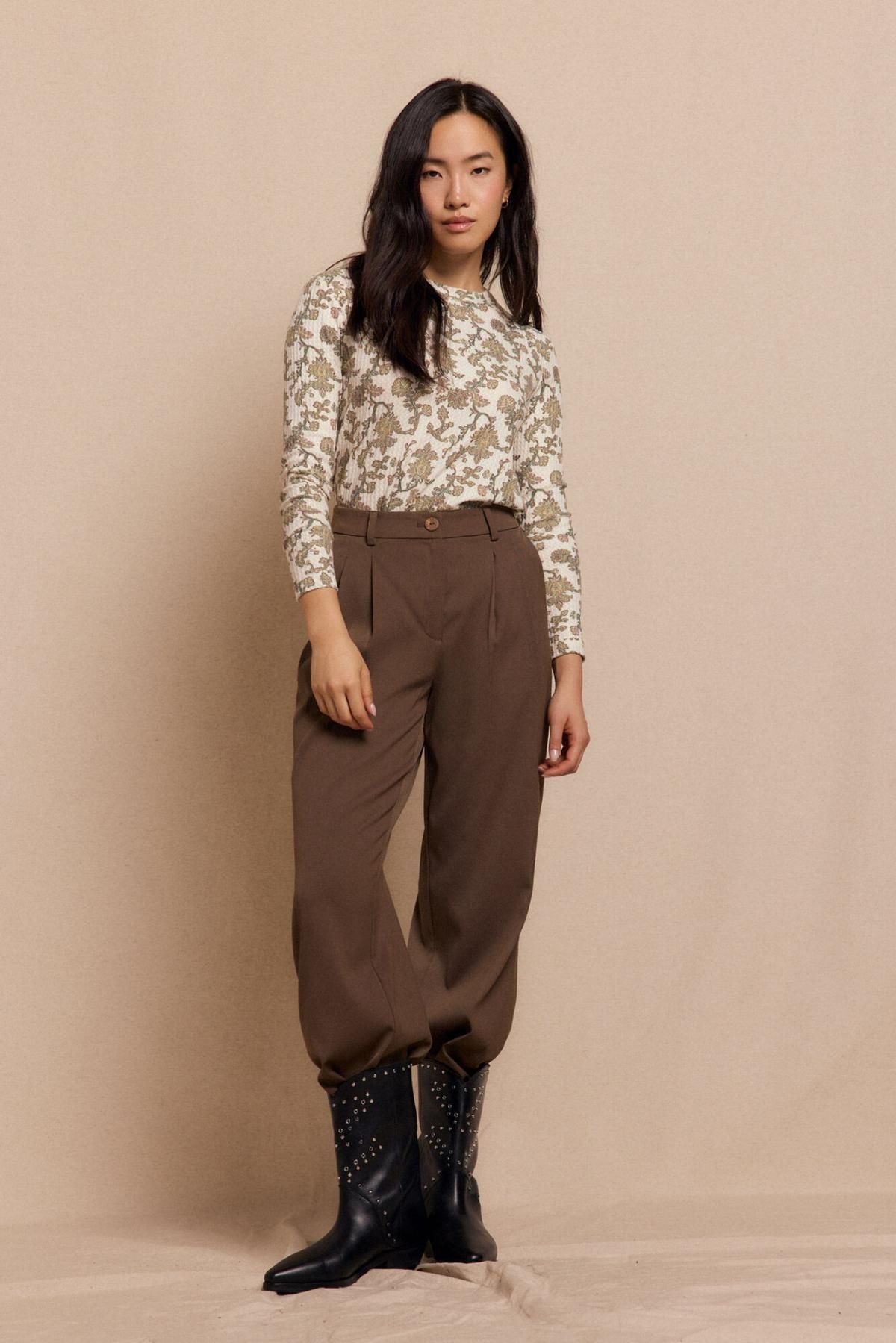 슬로우러브 와이드핏 테크니컬 핀턱 슬랙스 팬츠 3722132 BEIGE - 상세 이미지 2