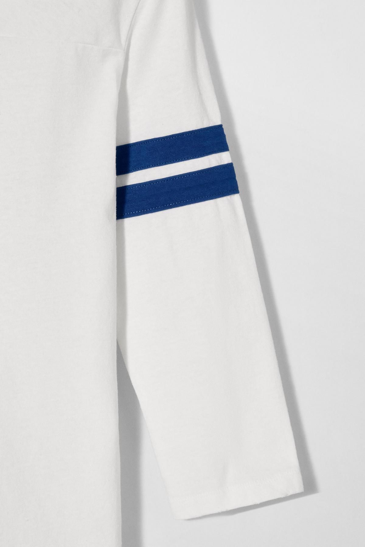 자라 콜라보 슬림핏 브이넥 롱슬리브 프린트 티셔츠 0722/308 OYSTER-WHITE - 상세 이미지 4