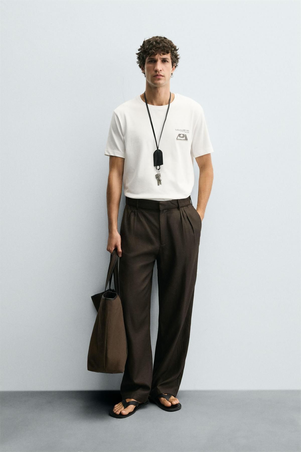 자라 테크니컬 레귤러핏 비닐 프린트 반팔 티셔츠 0962/347 OYSTER-WHITE - 상세 이미지 2