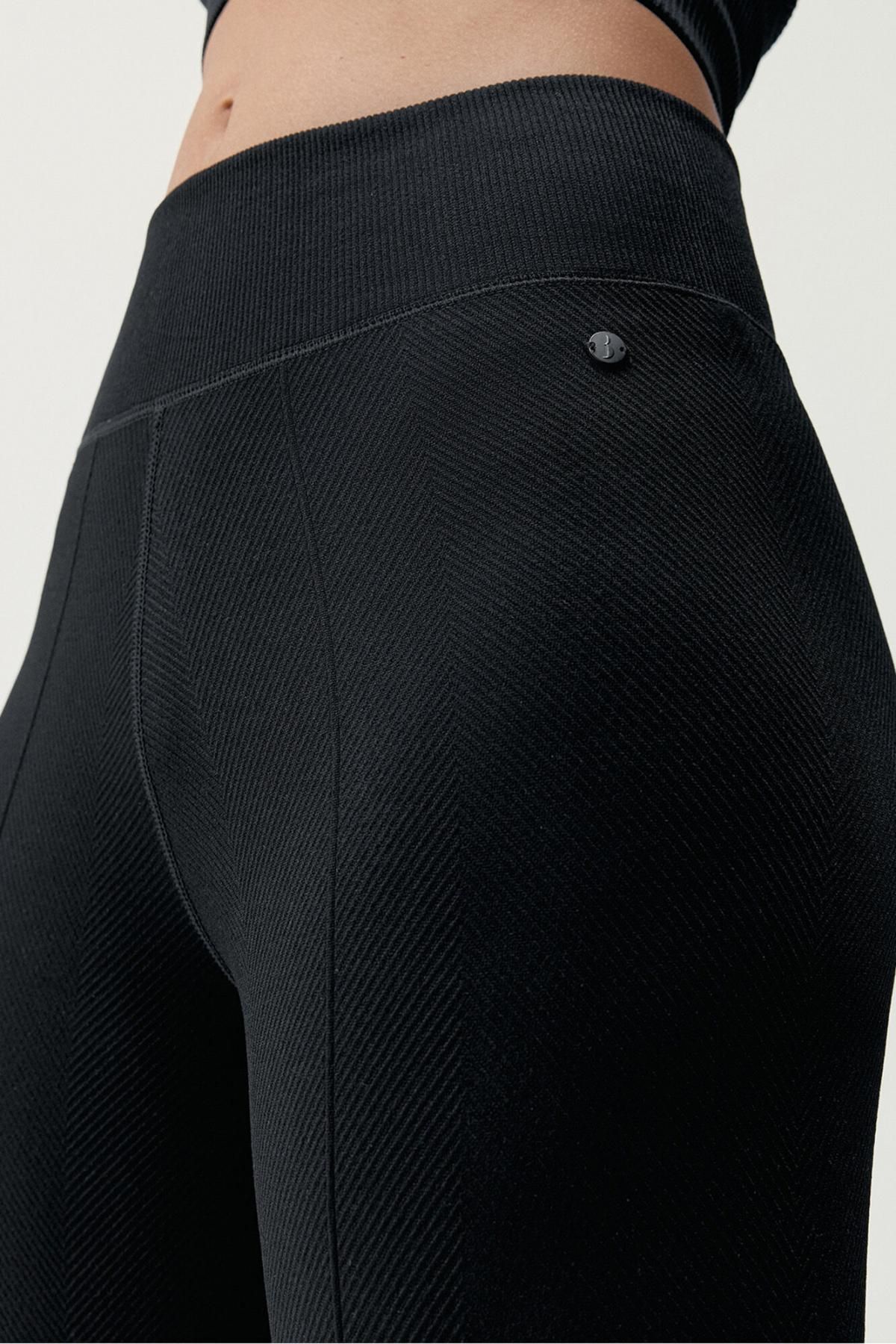 본리빙요가 테크니컬 심리스 와이드핏 블랙 팬츠 8182805 NEGRO - 상세 이미지 3