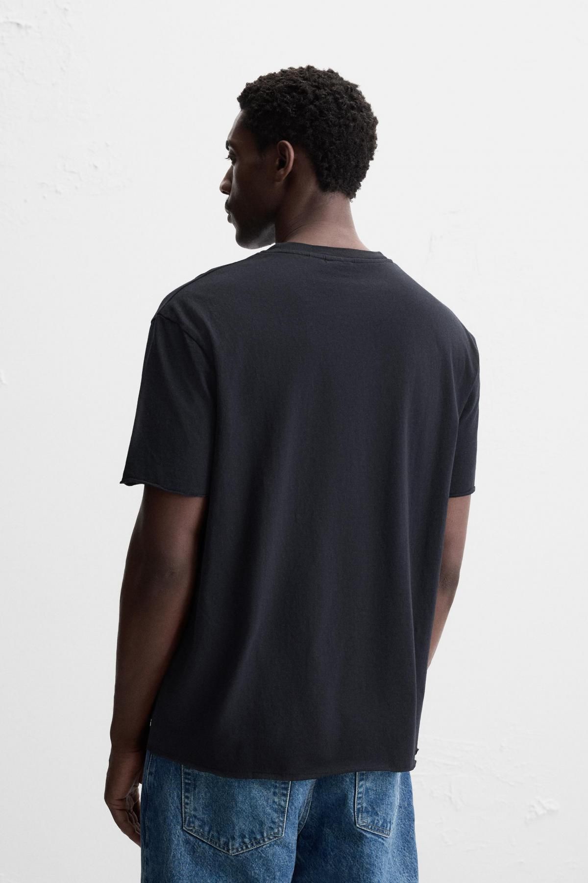 자라 미니멀 레귤러핏 코튼 반팔 티셔츠 IRREGULAR FINISH 4231/483 DARK NAVY - 상세 이미지 4