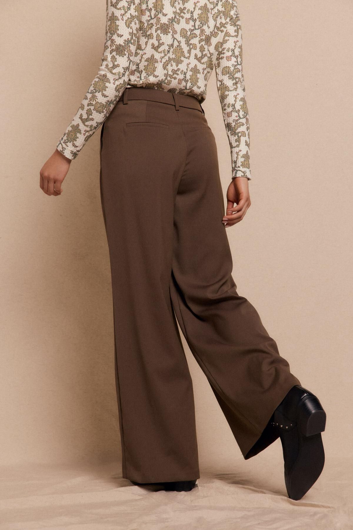 슬로우러브 와이드핏 테크니컬 핀턱 슬랙스 팬츠 3722132 BEIGE - 상세 이미지 3