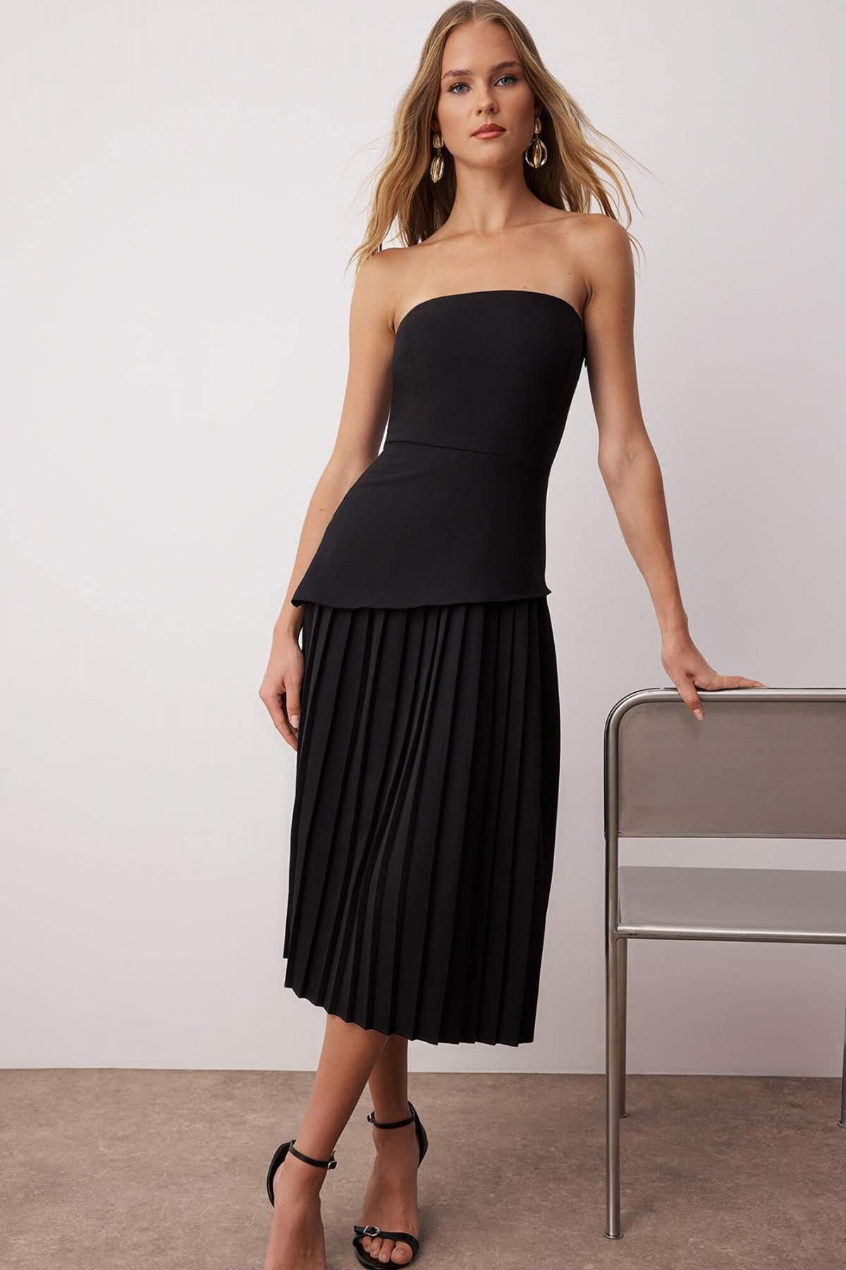 트렌디올 플리츠 오프숄더 블랙 미디 원피스 9122168 NEGRO - 상품 이미지