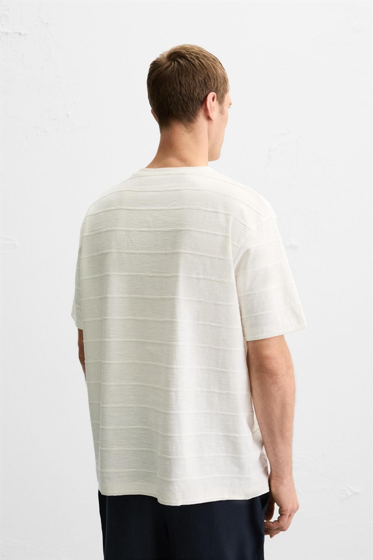 자라 스트라이프 텍스처 레귤러핏 코튼 반팔 티셔츠 9240/300 OYSTER-WHITE - 상세 이미지 4