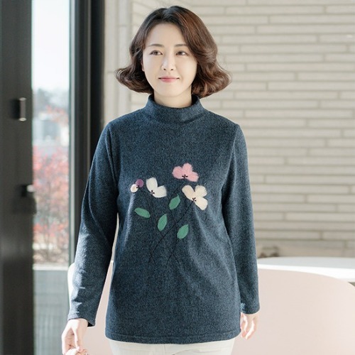 엄마옷 조이마담 T51186 털실플라워 기모 티셔츠 중년여성의류 - 상품 이미지