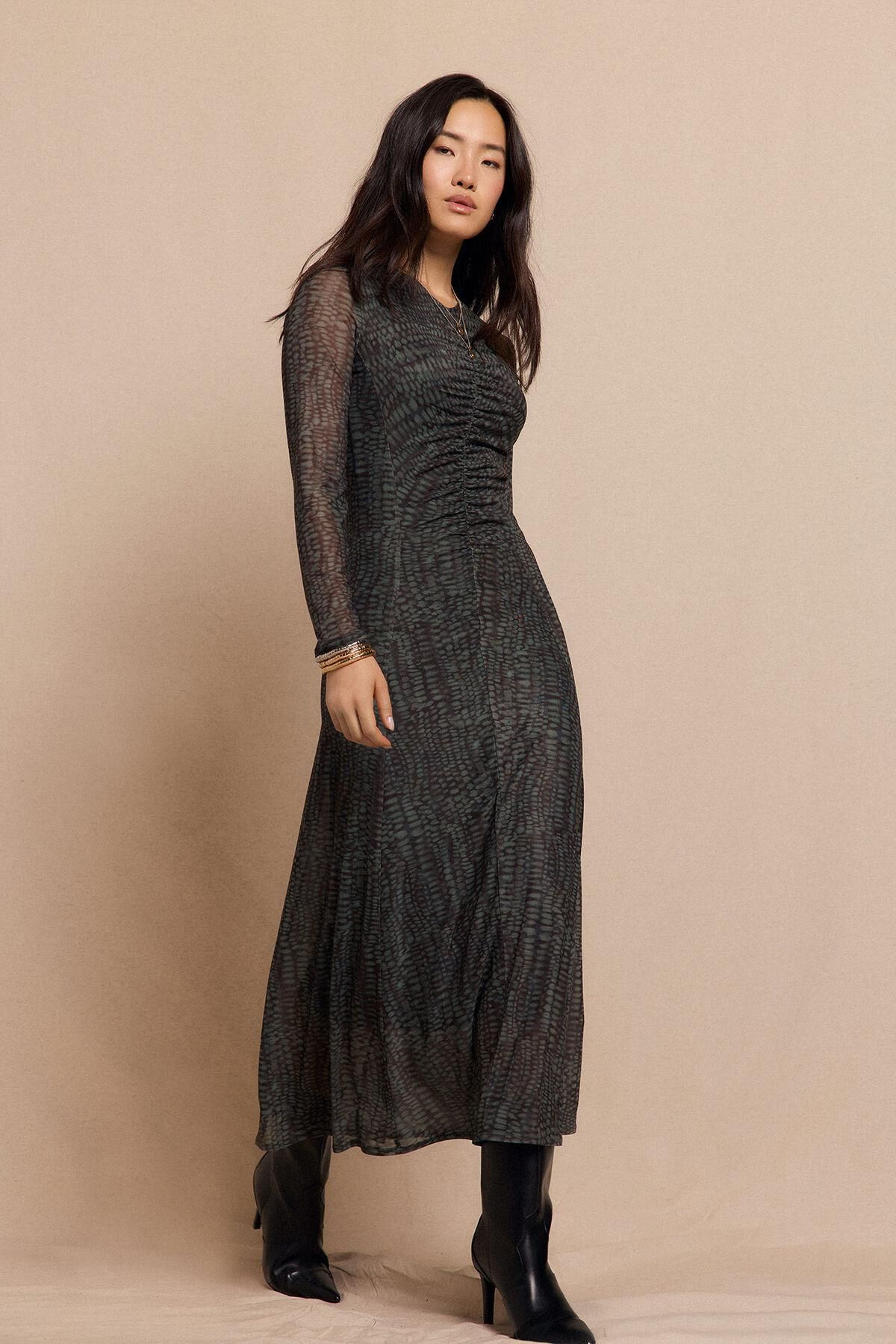 슬로우러브 프린트 브이넥 셔링 롱 원피스 6892199 ESTAMPADO GRIS - 상품 이미지