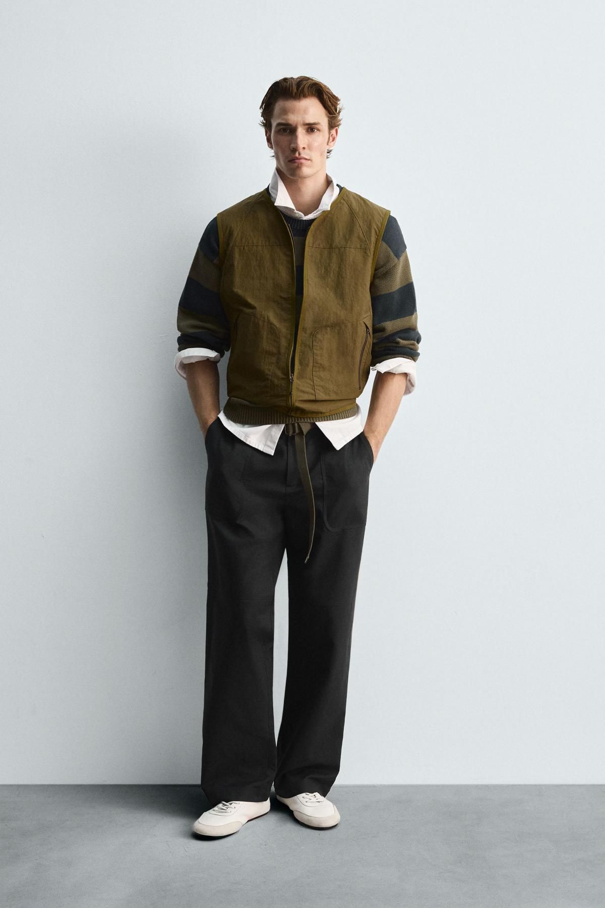자라 테크니컬 브이넥 집업 베스트 1732/302 KHAKI - 상세 이미지 2