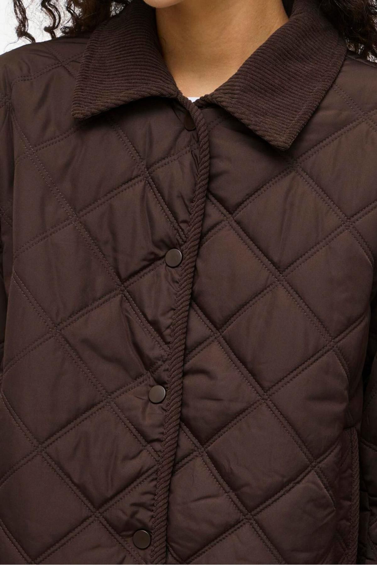 빌라 코듀로이 카라 퀼팅 재킷 6432590 MARRON OSCURO - 상세 이미지 3