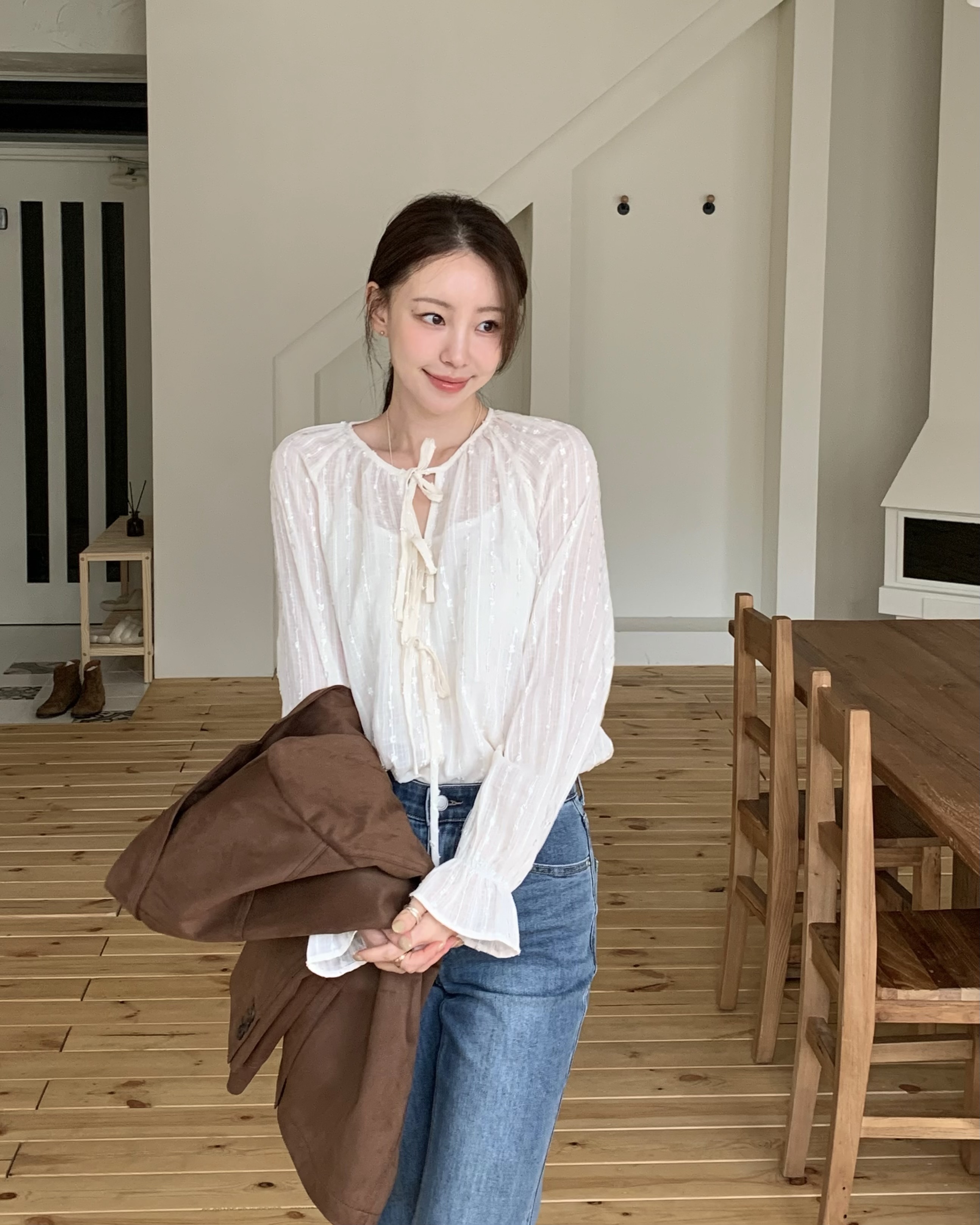 25FW 보호시크 리본 블라우스 - 상품 이미지