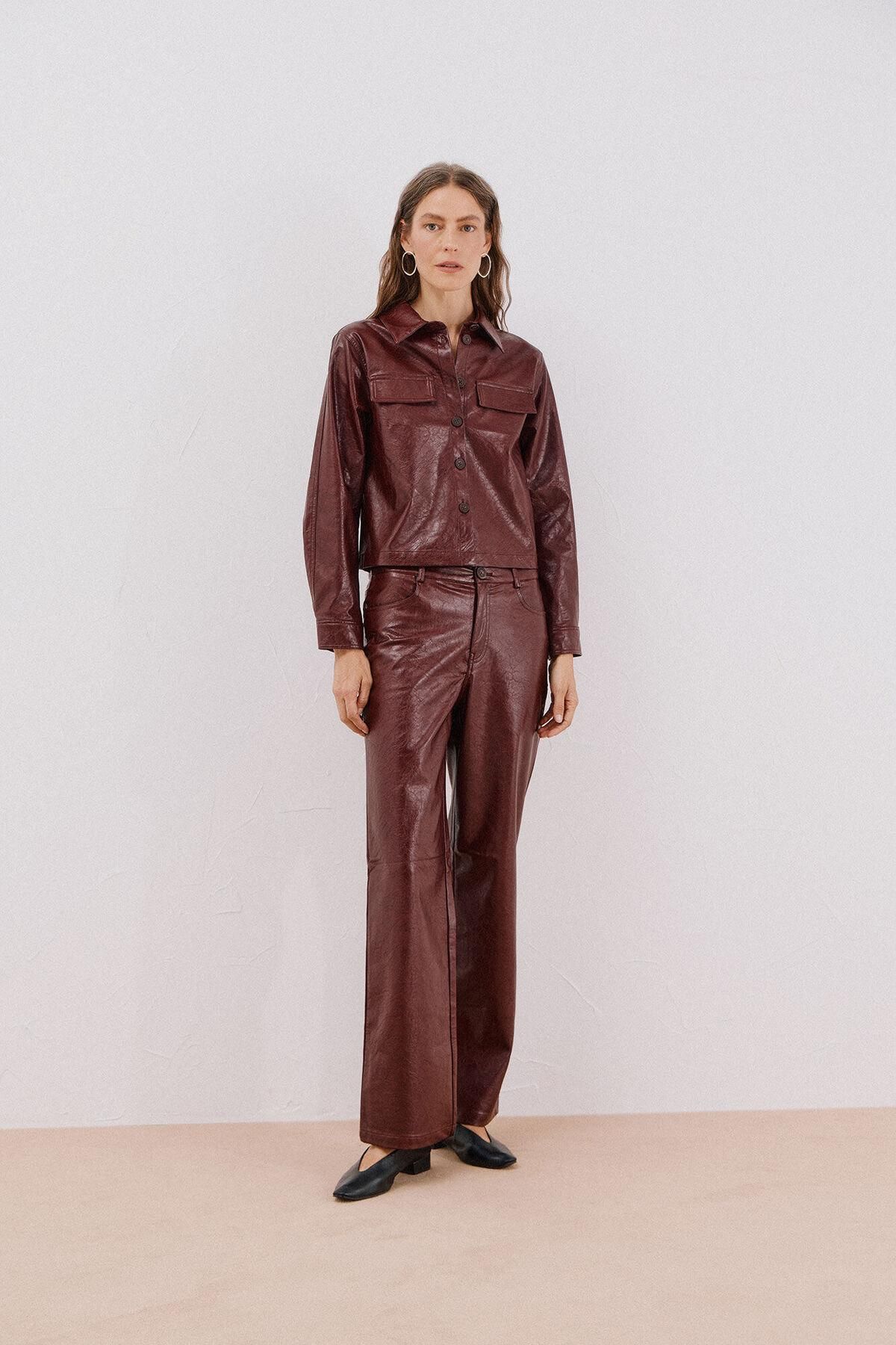 꼬르떼피엘 페이크 레더 스트레이트핏 팬츠 8292561 VINO - 상세 이미지 2