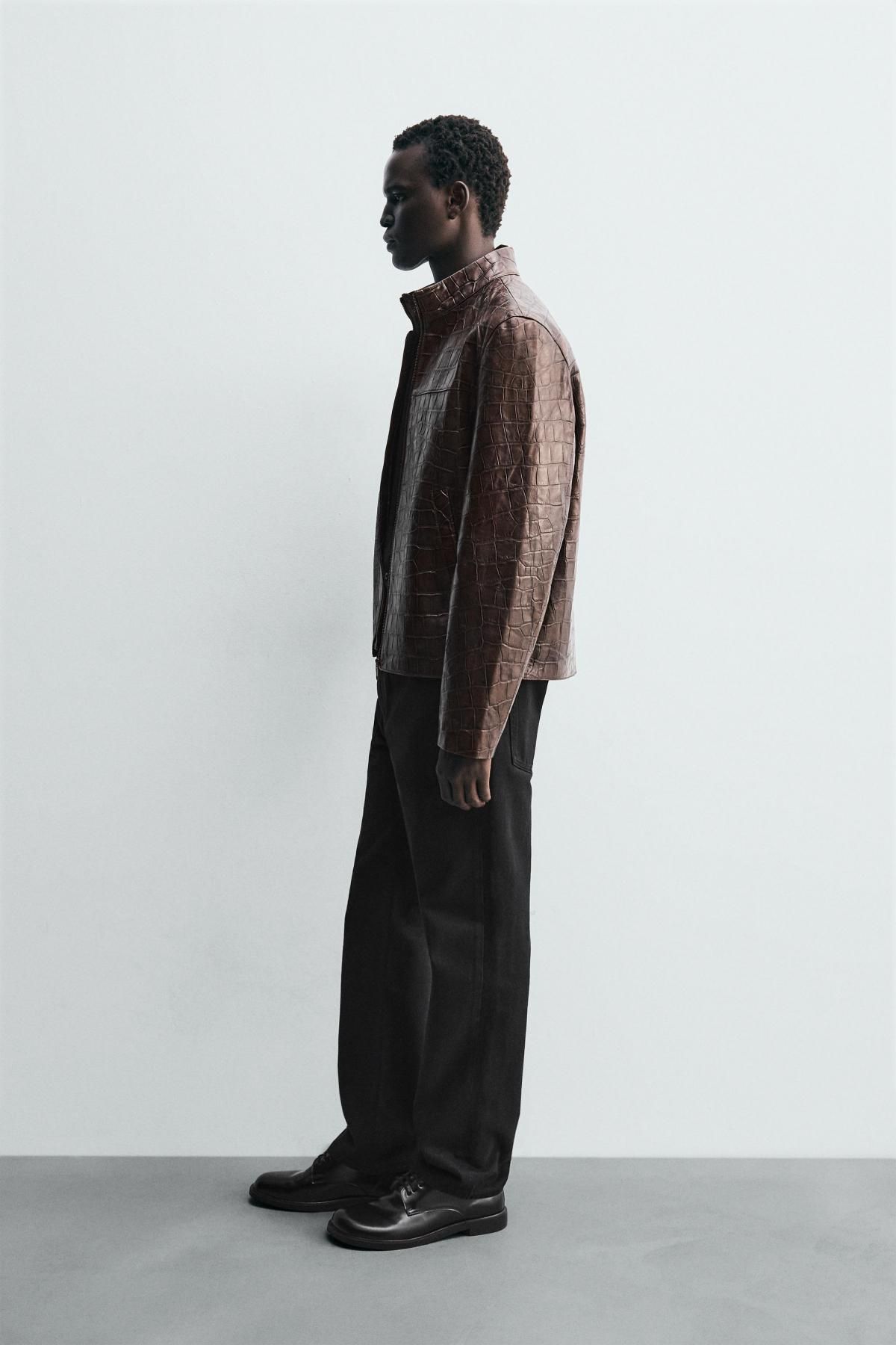 자라 엠보 레더 테크니컬 하이넥 집업 재킷 5479/110 BROWN - 상세 이미지 5