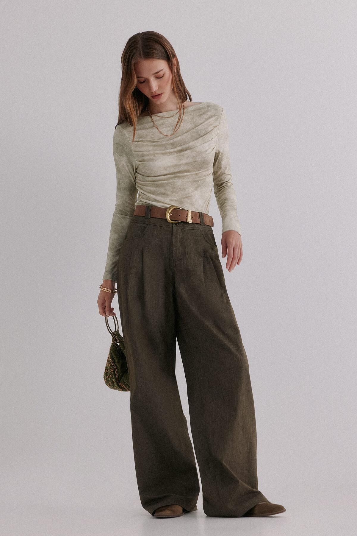 호스 인트로피아 드레이프 슬림핏 긴팔 티셔츠 9102343 VERDE - 상세 이미지 3