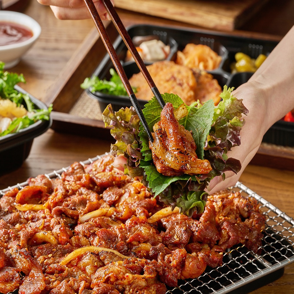 홍코너 제육볶음 300g 국내산 돼지고기 양념 제육 돼지불고기 소포장 간편식 - 상세 이미지 2