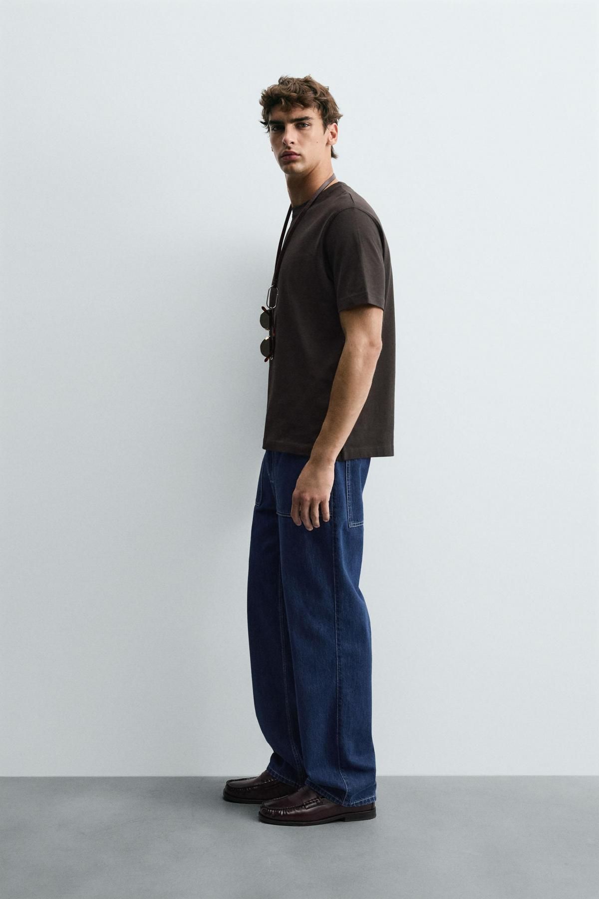 자라 베이직 미디엄웨이트 레귤러핏 반팔 티셔츠 1887/470 DARK BROWN - 상세 이미지 5