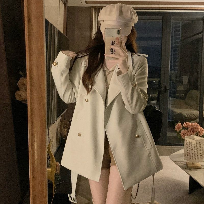 여성 누빔 패딩 더블버튼 벨티드 숏 트렌치코트 겨울 자켓 오버핏 미니 점퍼 아우터 데일리룩 하객룩 오피스룩 - 상세 이미지 2