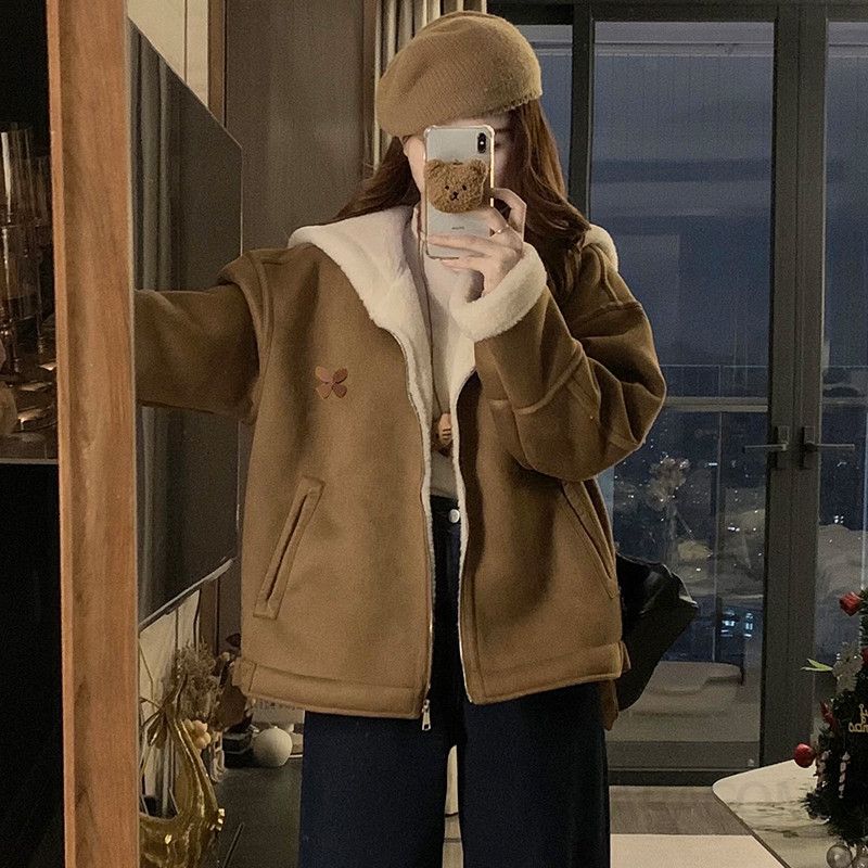 겨울 여성 양털 칼라 스웨이드 코트 따뜻하고 두꺼운 소재의 오버핏 자켓 캐주얼 스타일 아우터 - 상품 이미지