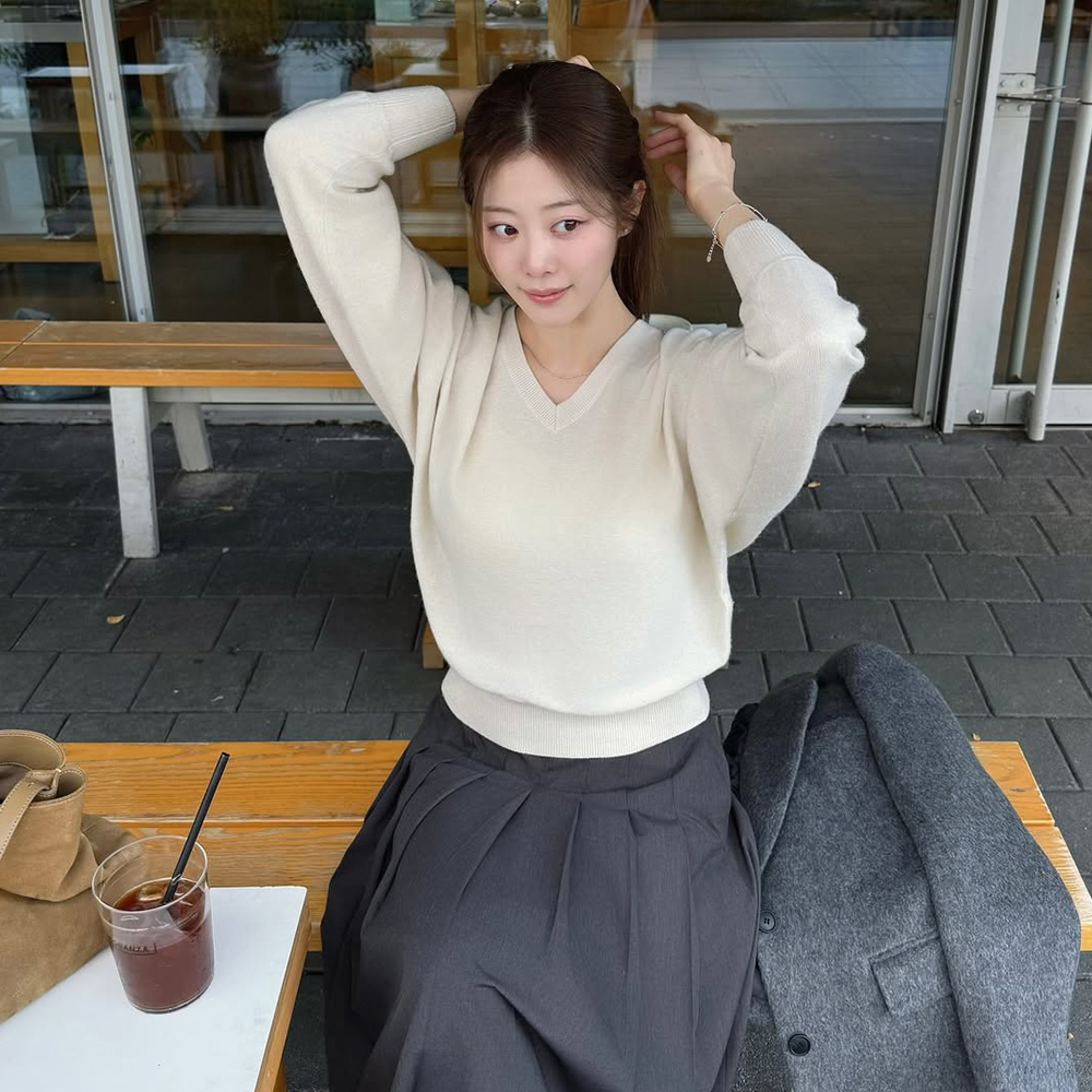 25FW 실크캐시미어 V넥 돌먼니트 - 상세 이미지 2
