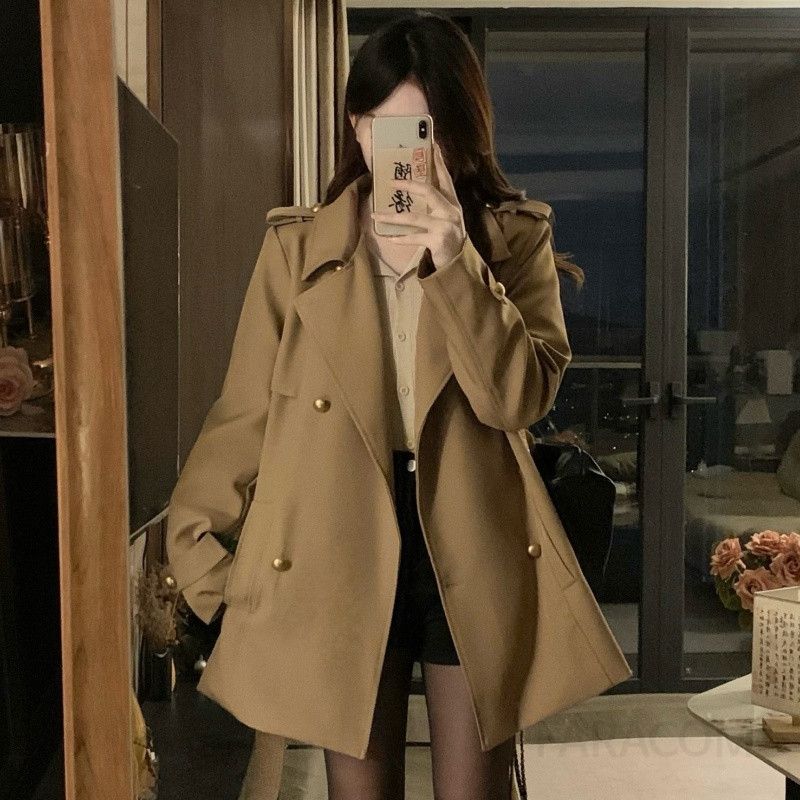 여성 누빔 패딩 더블버튼 벨티드 숏 트렌치코트 겨울 자켓 오버핏 미니 점퍼 아우터 데일리룩 하객룩 오피스룩 - 상세 이미지 3
