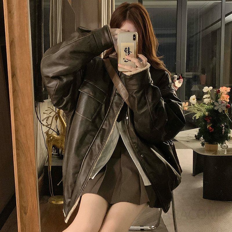 여성 가죽 패딩 재킷 겨울 두꺼운 따뜻한 아우터 가을 하객룩 출근룩 트렌디한 스타일 데일리 활용도 높은 패션 점퍼 - 상세 이미지 3