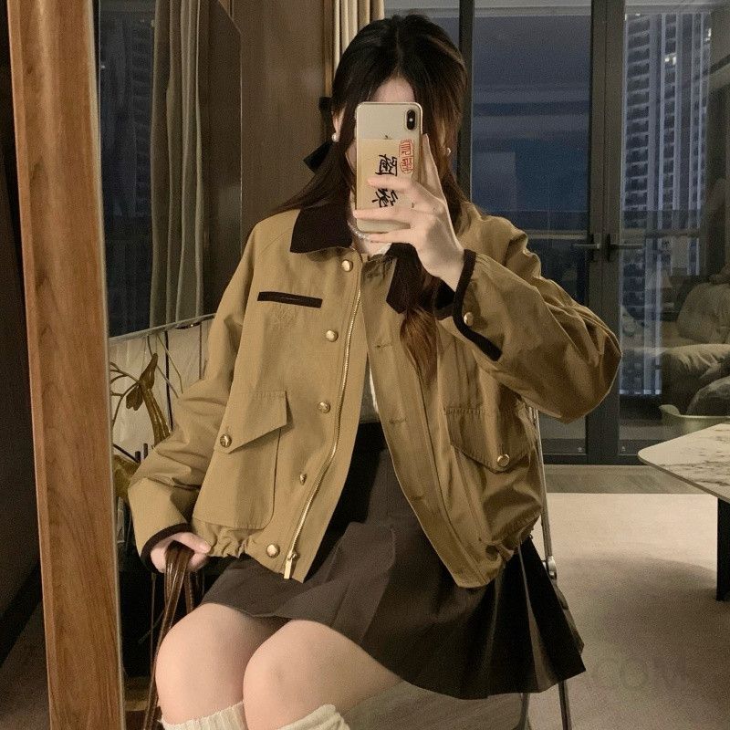 여성 루즈핏 배색 카라 누빔 크롭 점퍼 금장 버튼 긴팔 아우터 데일리 오피스룩 캠퍼스 캐주얼 점퍼 겨울 자켓 - 상세 이미지 2