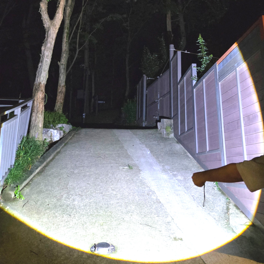 라이트팩토리 손전등 휴대용 고휘도 후레쉬 캠핑 랜턴 자전거 손전등 해루질 LED 충전식