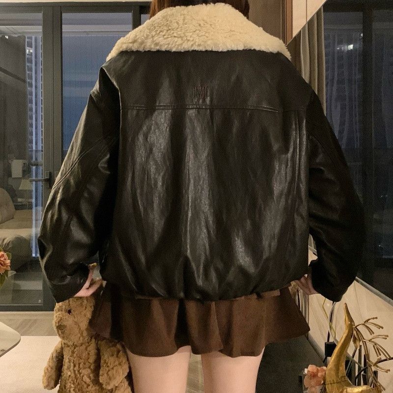 여성 양털카라 페이크레더 무스탕 숏패딩자켓 도톰한 루즈핏 오버핏 따뜻한 겨울 데일리 아우터 - 상세 이미지 2