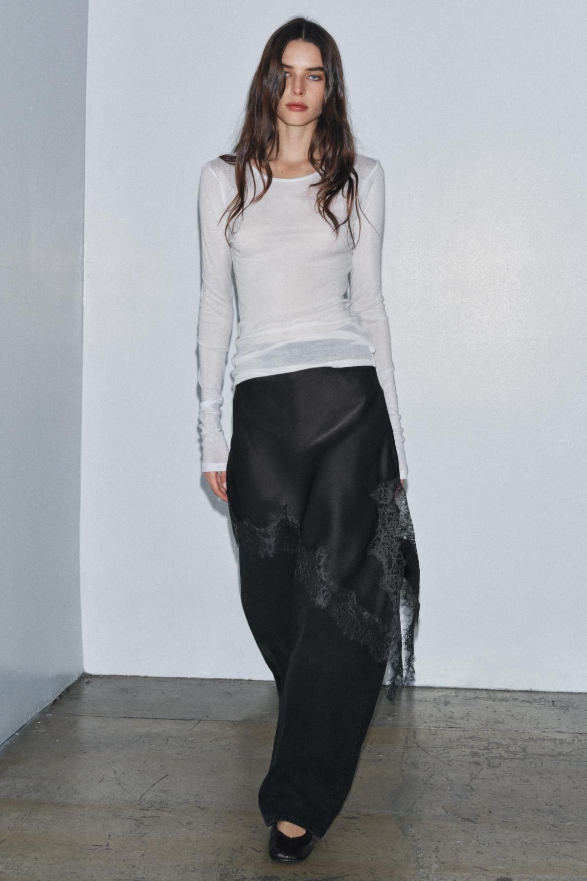 자라 시크 새틴 레이스 미니 스커트 5919/211 DARK GREY - 상세 이미지 2