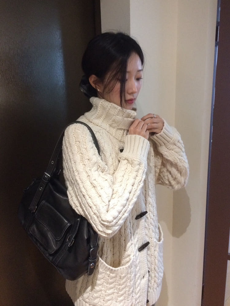 롱 토글 하이넥 꽈배기 니트 가디건 (2color) : 모브앤로지