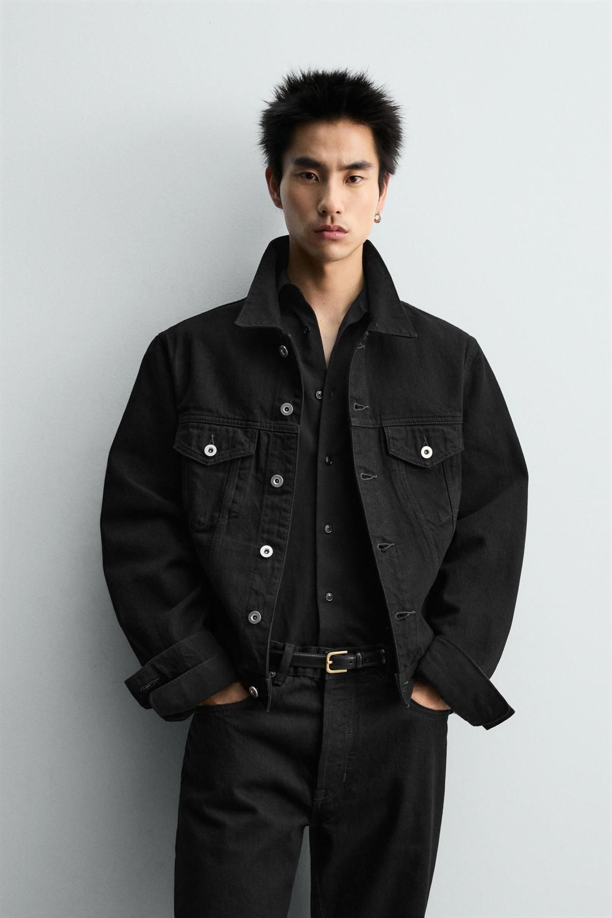자라 한정판 크롭핏 블랙 데님 재킷 5585/322 BLACK - 상세 이미지 3