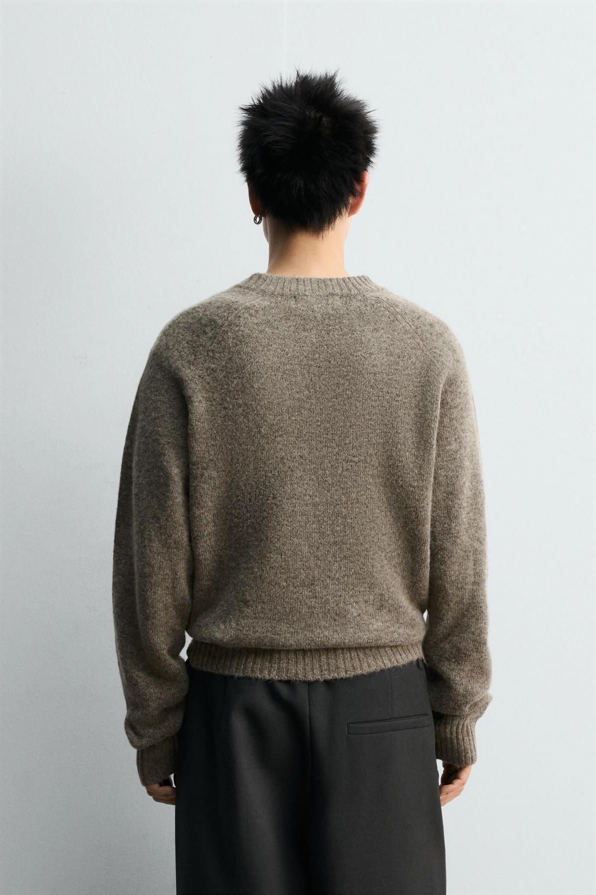 자라 텍스처 라운드 니트 릴랙스핏 스웨터 0693/323 BEIGE - 상세 이미지 4
