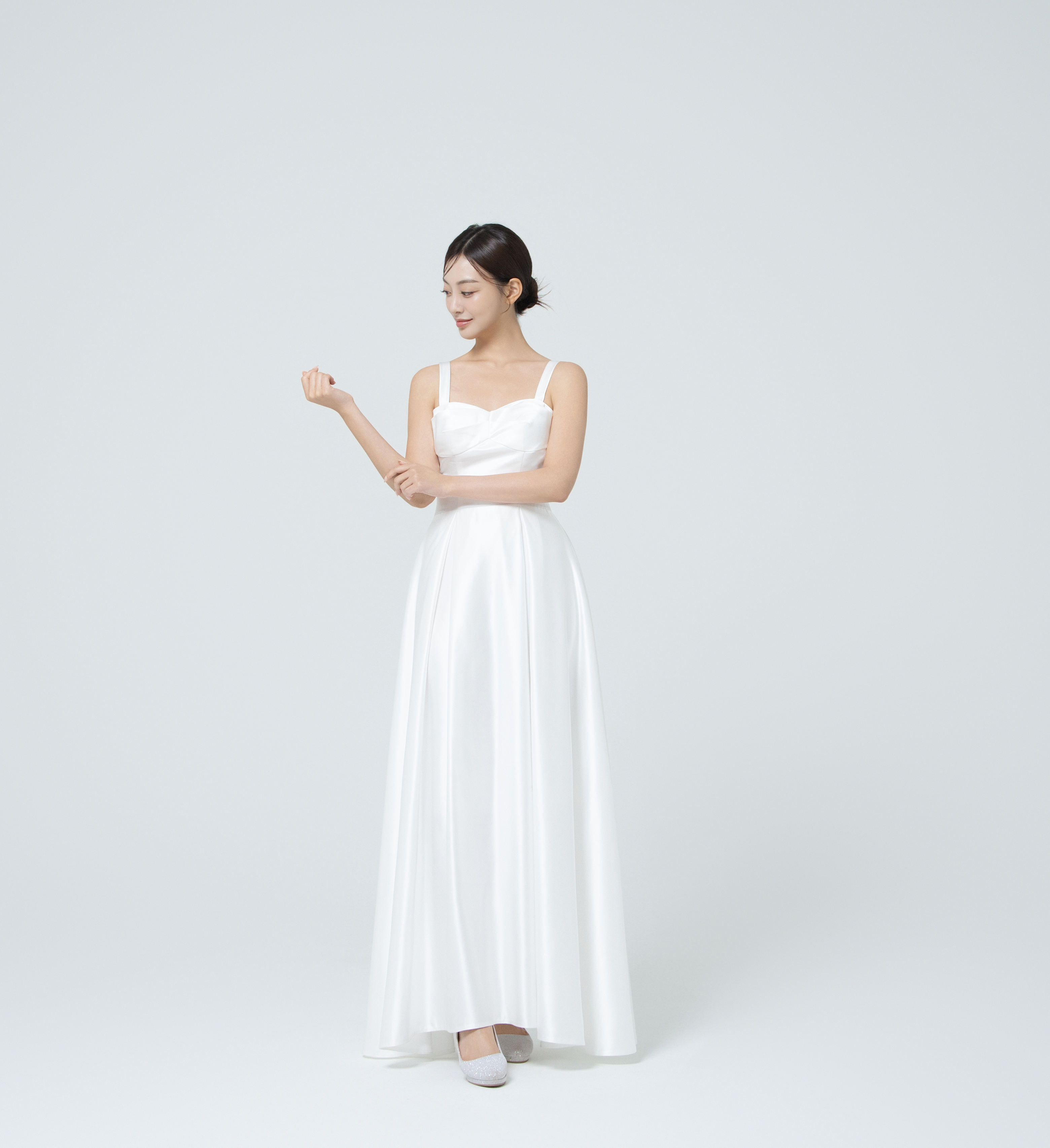 카밀레 화이트 드레스대여 브라이덜샤워 제주웨딩야외스냅 셀프 2부원피스 피로연 돌잔치의상 - 상세 이미지 5