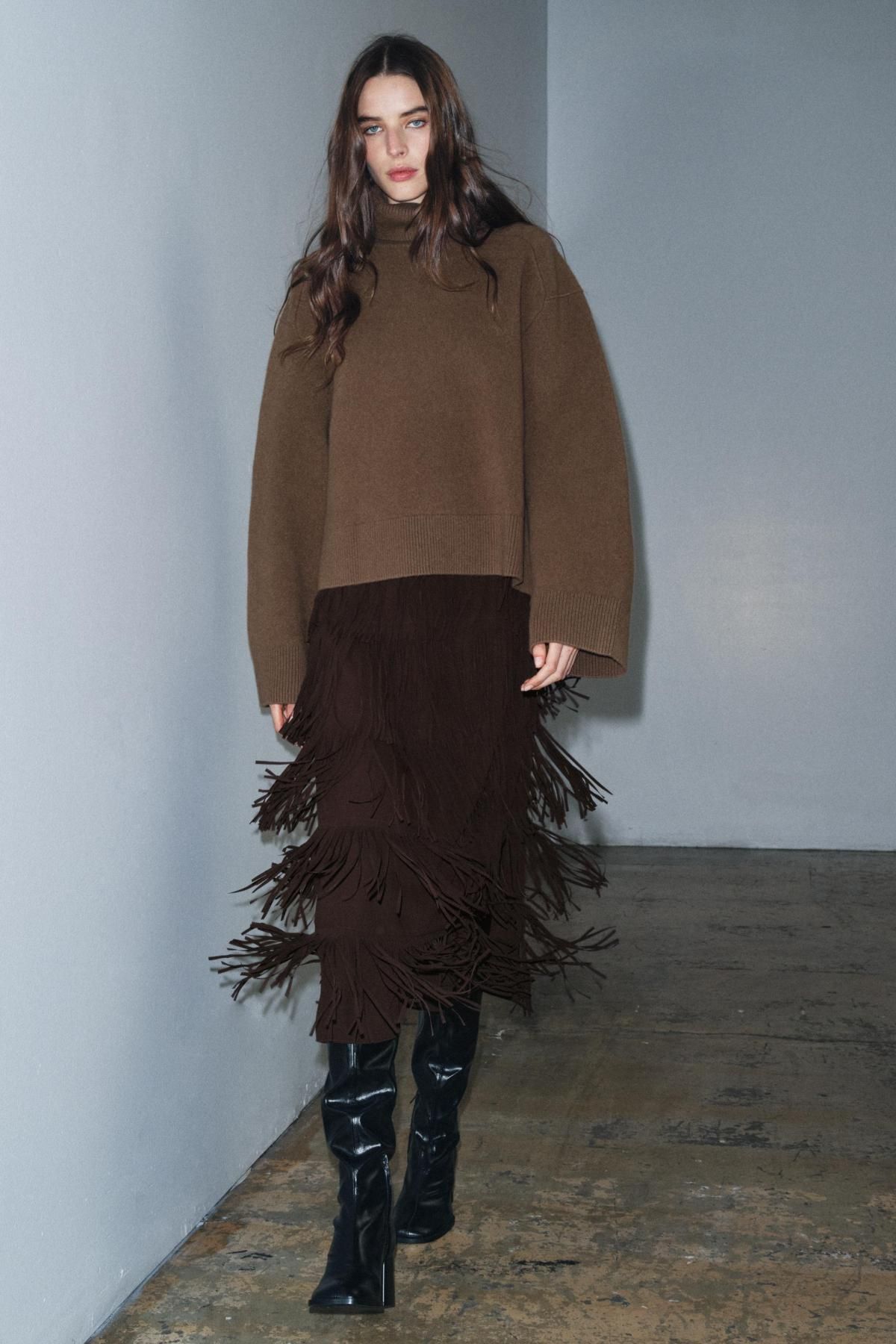 자라 프린지 미디 펜슬 스커트 4786/318 BROWN - 상세 이미지 4