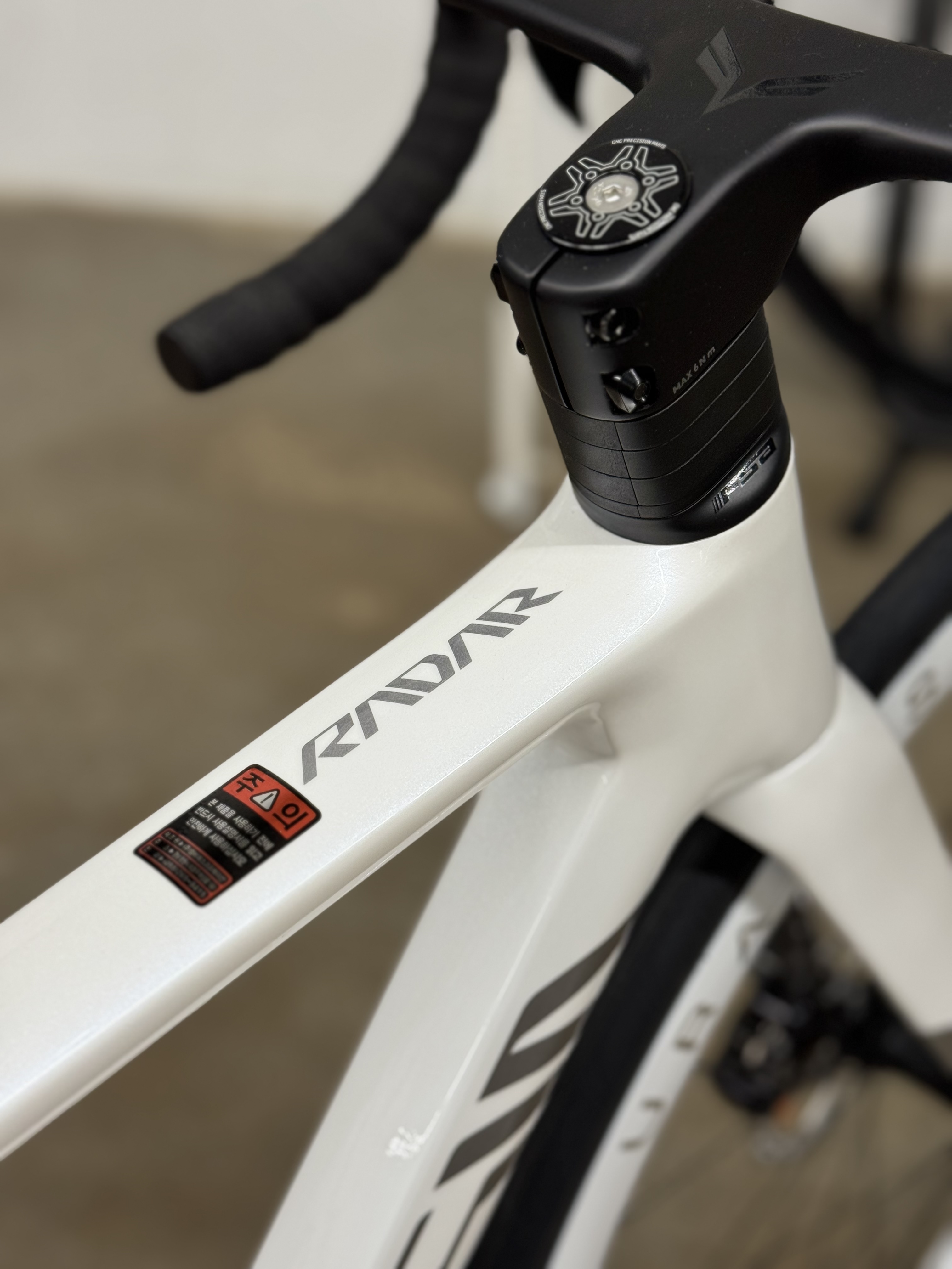 105 Di2  엘파마 판타시아 레이다 6 카본 로드자전거 단독 화이트 LTD 에디션 7.9kg 부산 경남 판타시아매장 - 상세 이미지 3