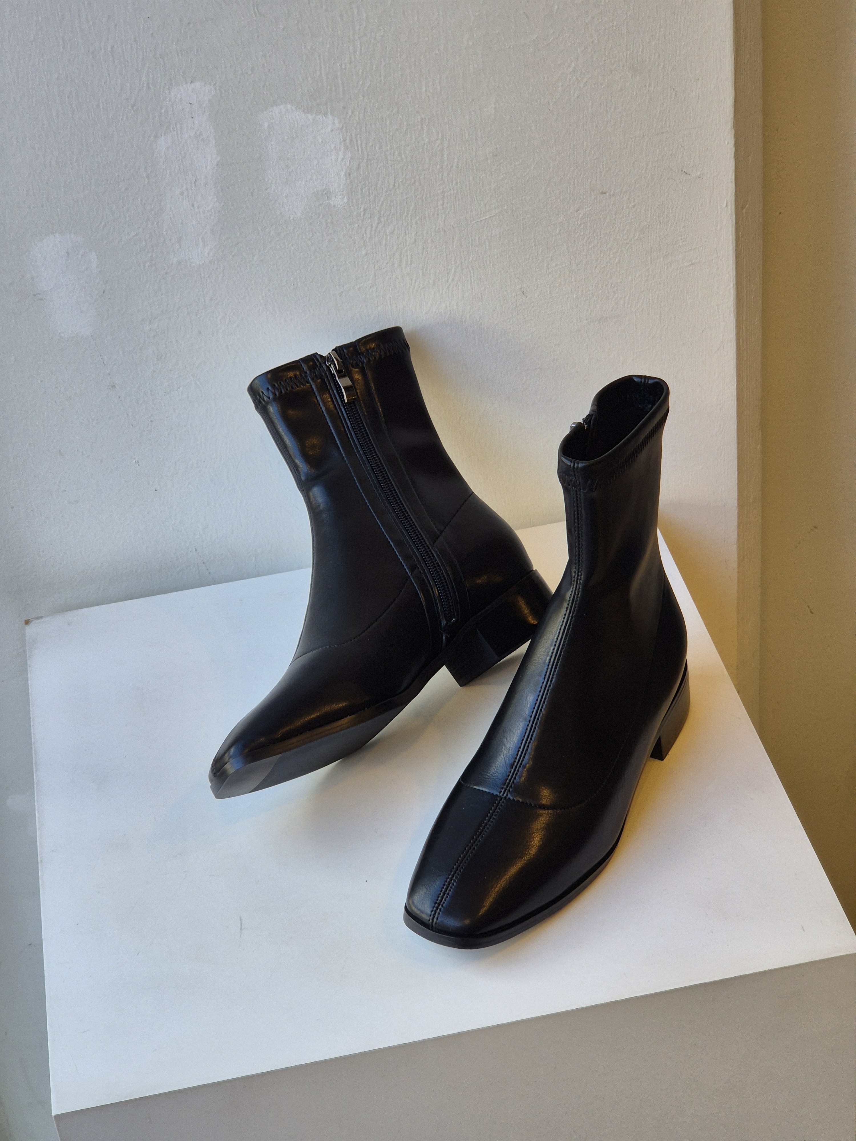 스판 앵클부츠 블랙 여성 겨울 신발 3cm - 상품 이미지