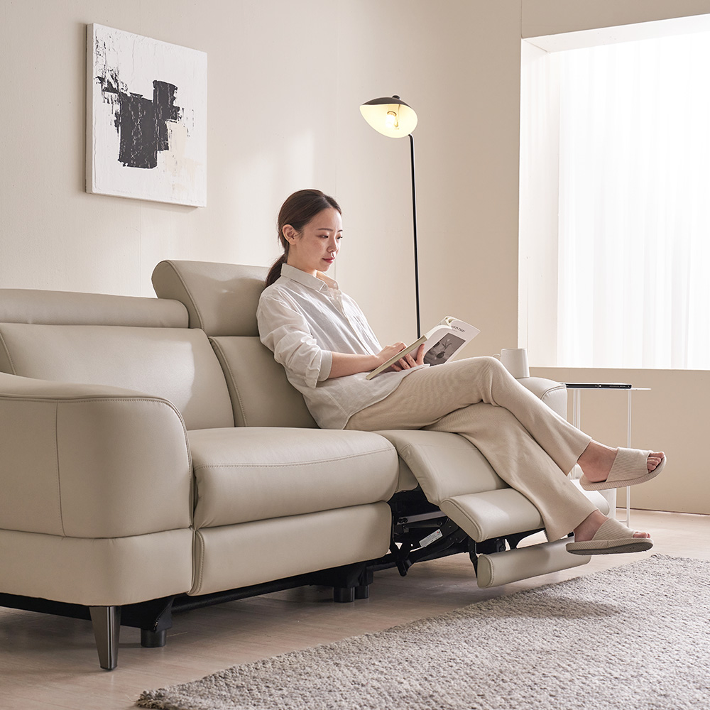 장인가구 파테르 제로월 양방향 전동 가죽 리클라이너 소파 스툴미포함, 아이보리, 3인용