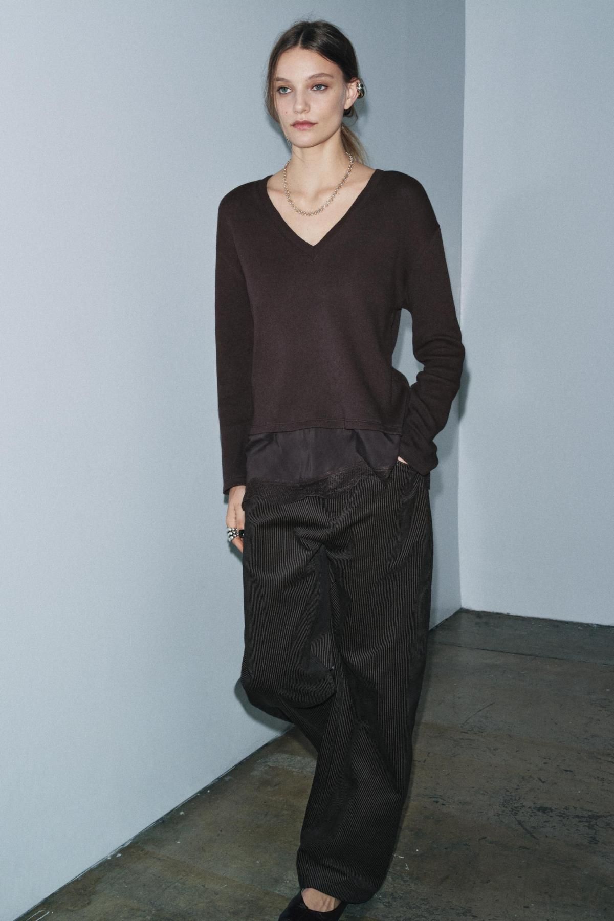 자라 레이스 디테일 브이넥 긴팔 티셔츠 2298/603 BROWN - 상세 이미지 3