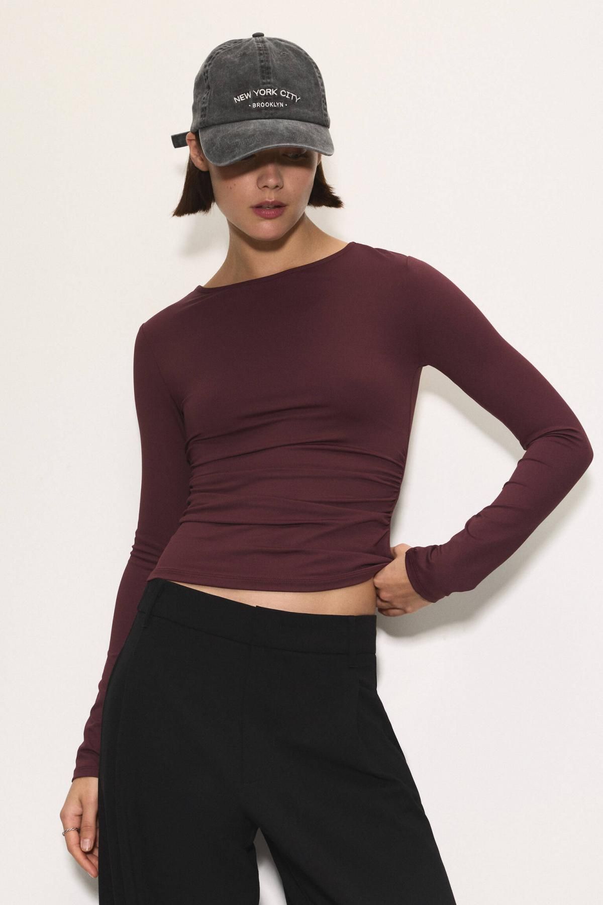 풀앤베어 폴리아미드 오픈백 긴팔 티셔츠 7153/390 BURGUNDY - 상세 이미지 2