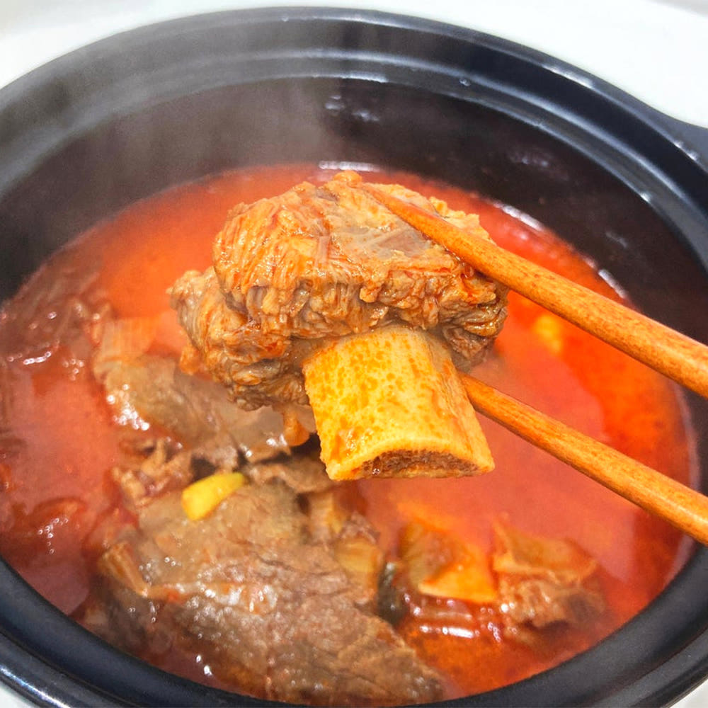 [리뉴얼]얼큰 우거지갈비탕 500g / 소갈비대 국내산 우거지 듬뿍 해와바다 - 상품 이미지