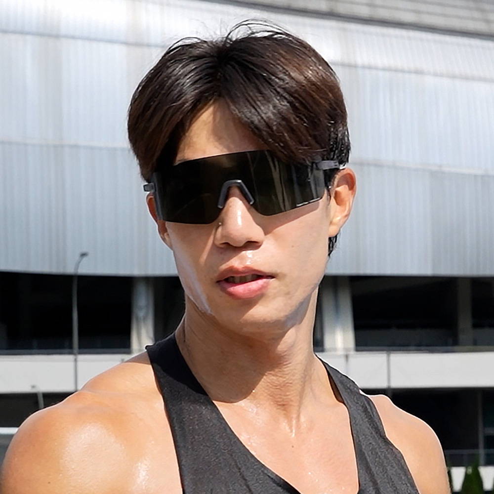 [홍범석고글] 톰디어 리얼카본 초경량 러닝 골프 자전거 변색 스포츠 고글 선글라스 제품 이미지