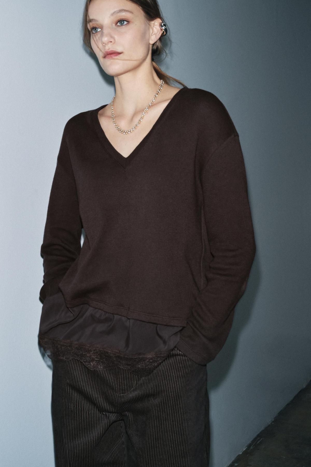 자라 레이스 디테일 브이넥 긴팔 티셔츠 2298/603 BROWN - 상세 이미지 5