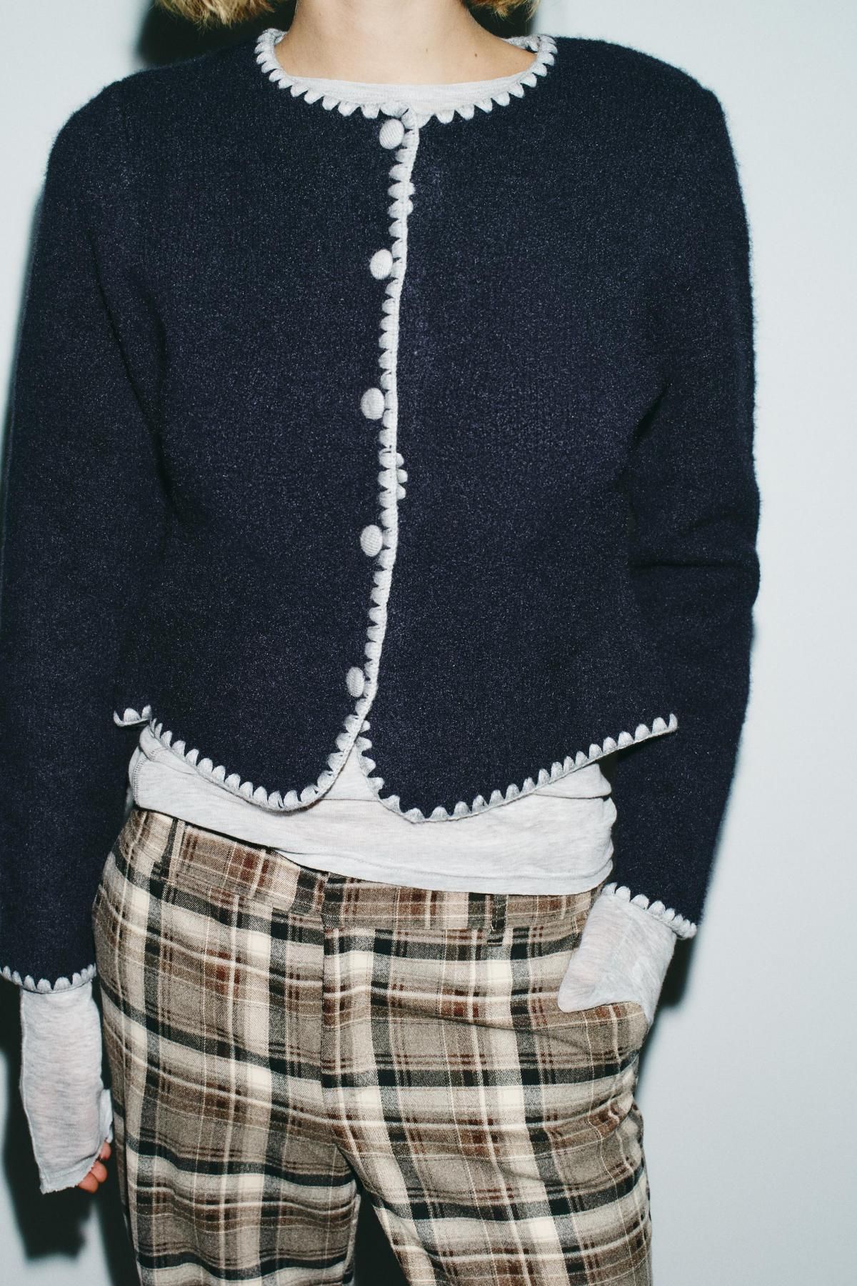 자라 배색 자수 라운드넥 가디건 5536/212 NAVY BLUE - 상세 이미지 4