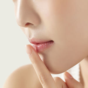 비욘드 엔젤아쿠아 모이스처 플럼핑 립세린 15 mL 솔직 후기 | 피부 타입별 분석 - 상품 이미지 4