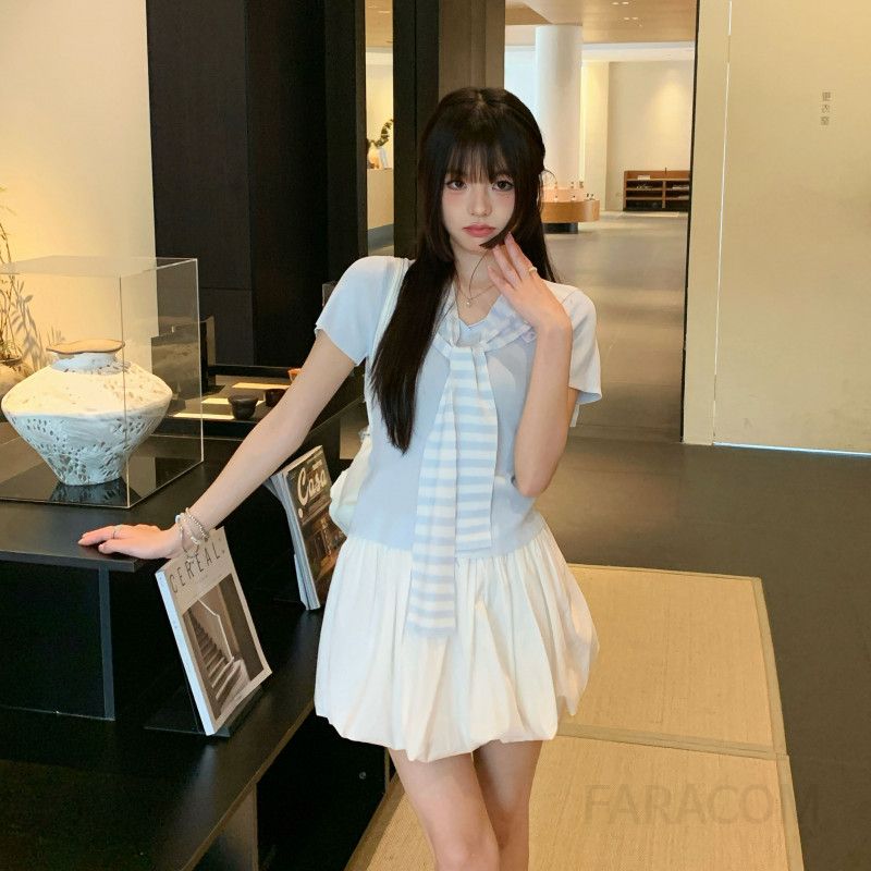 여성 여름 스트라이프 브이넥 반팔 티셔츠 슬림핏 캐주얼 니트웨어 시원한 착용감 데일리 스타일 - 상품 이미지