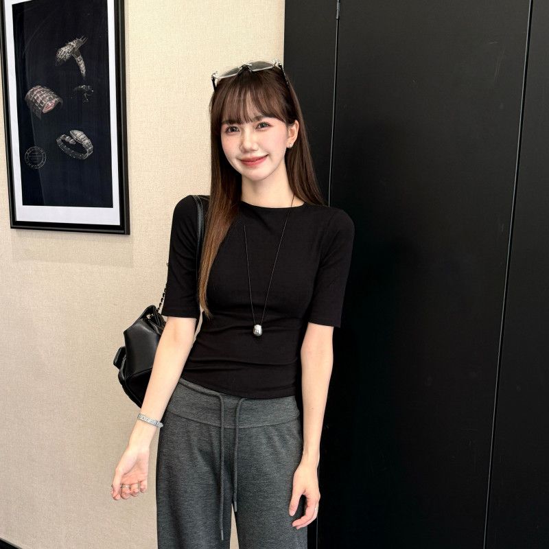 여성 네이비 블루 터틀넥 반팔 티셔츠 가을 5부 소매 이너 웨어 스타일 캐주얼한 착용감 편안한 패션 트렌디한 디자인 - 상품 이미지